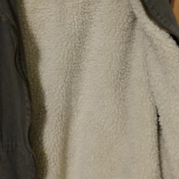 Wrangler Green Insulated Vest for Outdoor Adventures Size Large - Picture 5 of 6